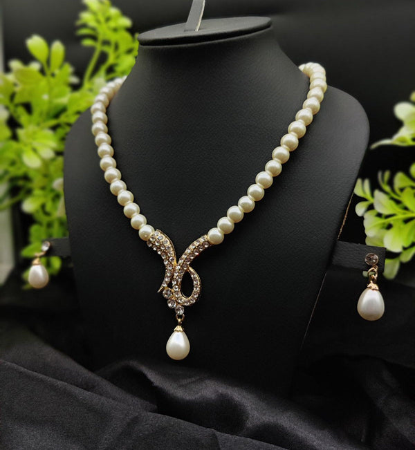 Imported Exquisite Pearl Necklace Set with Radiant Pendant & Earrings